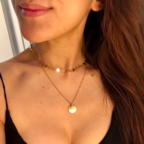 “Royal Love” Gold Pretty Pendant Layered Necklace - Picture 6 of 7